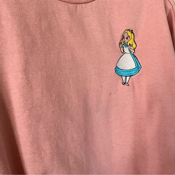 Disney VTG Alice Lost In Wonderland RARE Pink Sweatshirt Women’s M - Picture 3 of 6